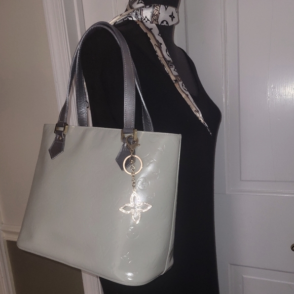 AUTHENTIC Louis Vuitton Houston patent leather vernis tote TH1909 - Picture 2 of 16